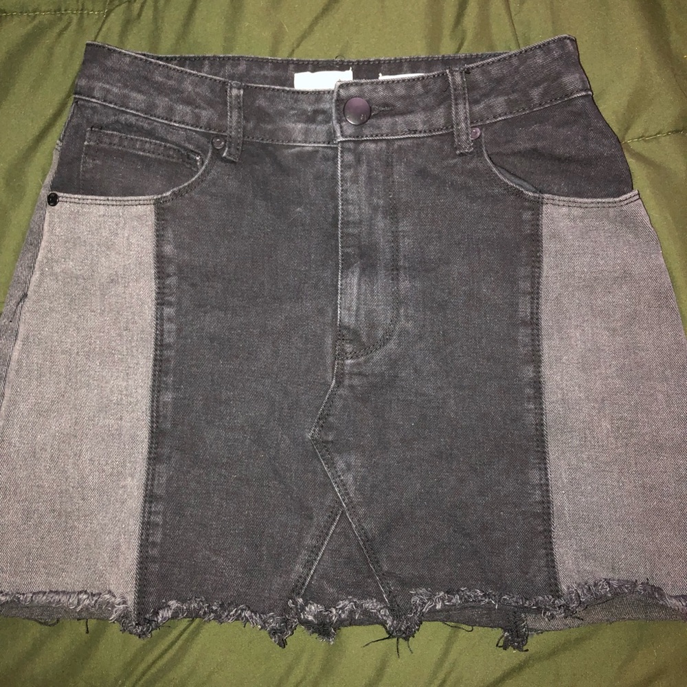 Black and dark gray mini skirt from cotton on